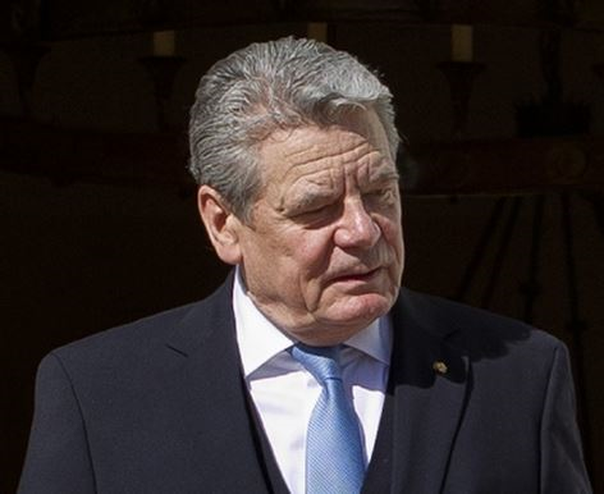 Almanya Cumhurbaşkanı Gauck\'tan mülteci kampına ziyaret