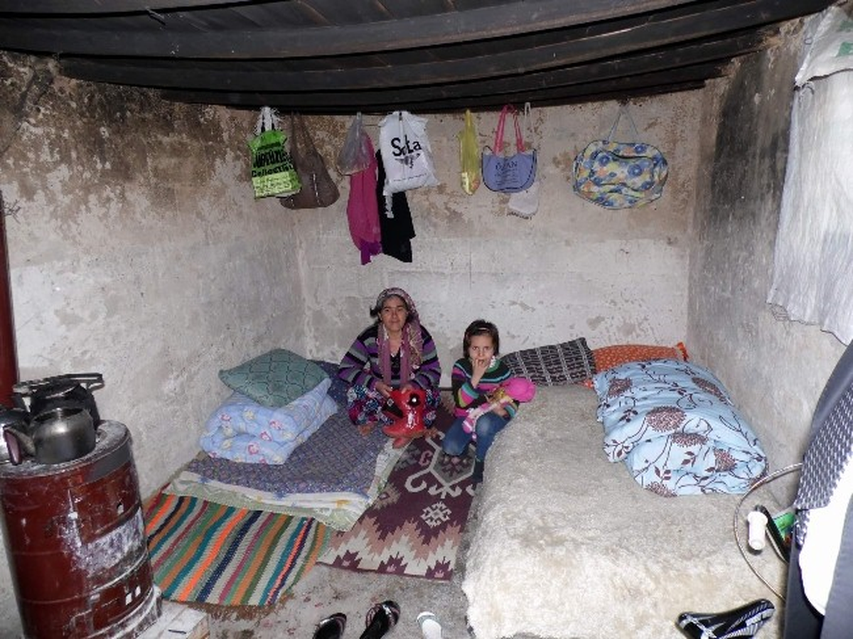 Gölbaşı\'da Barakada Yaşayan Aileye Sahip Çıkıldı