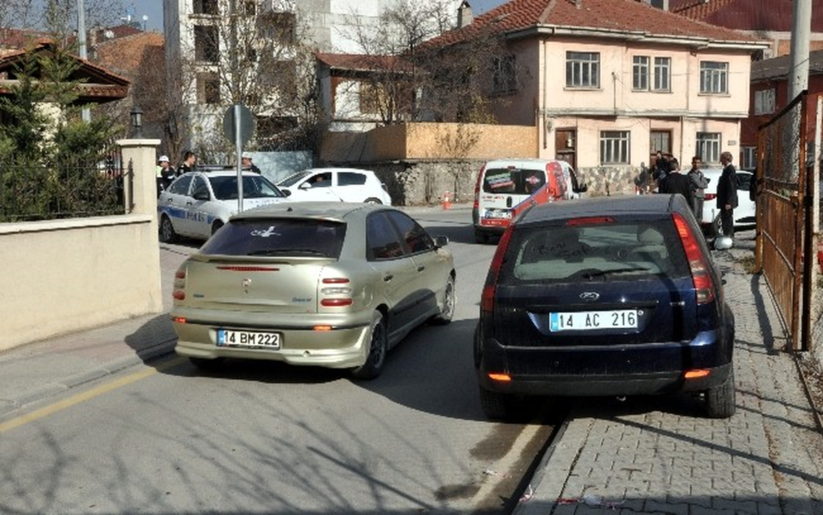 Bolu\'da Yaya Kaldırımına Park Yapan Araçlar Ceza Yedi