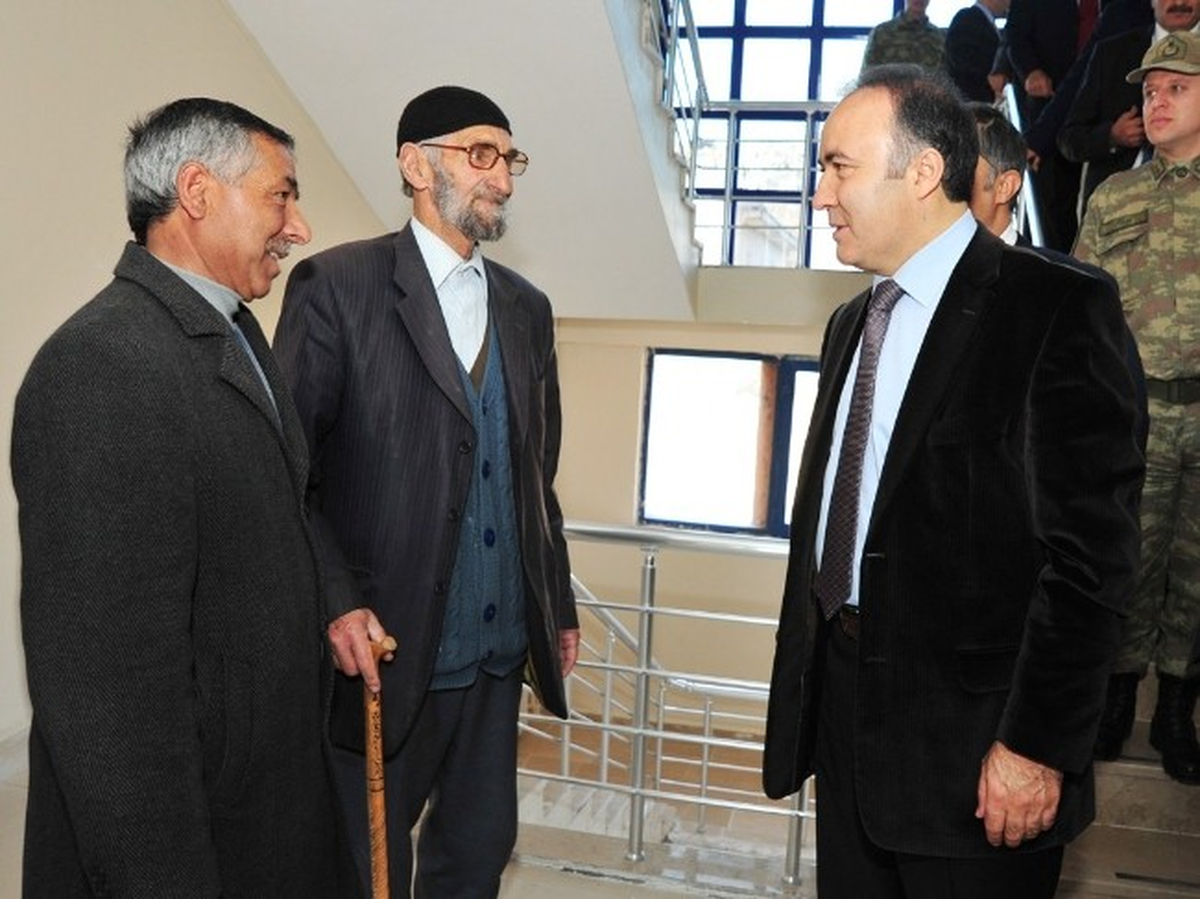 Çatlı Vatandaşlardan Vali Altıparmak\'a Sıcak Karşılama