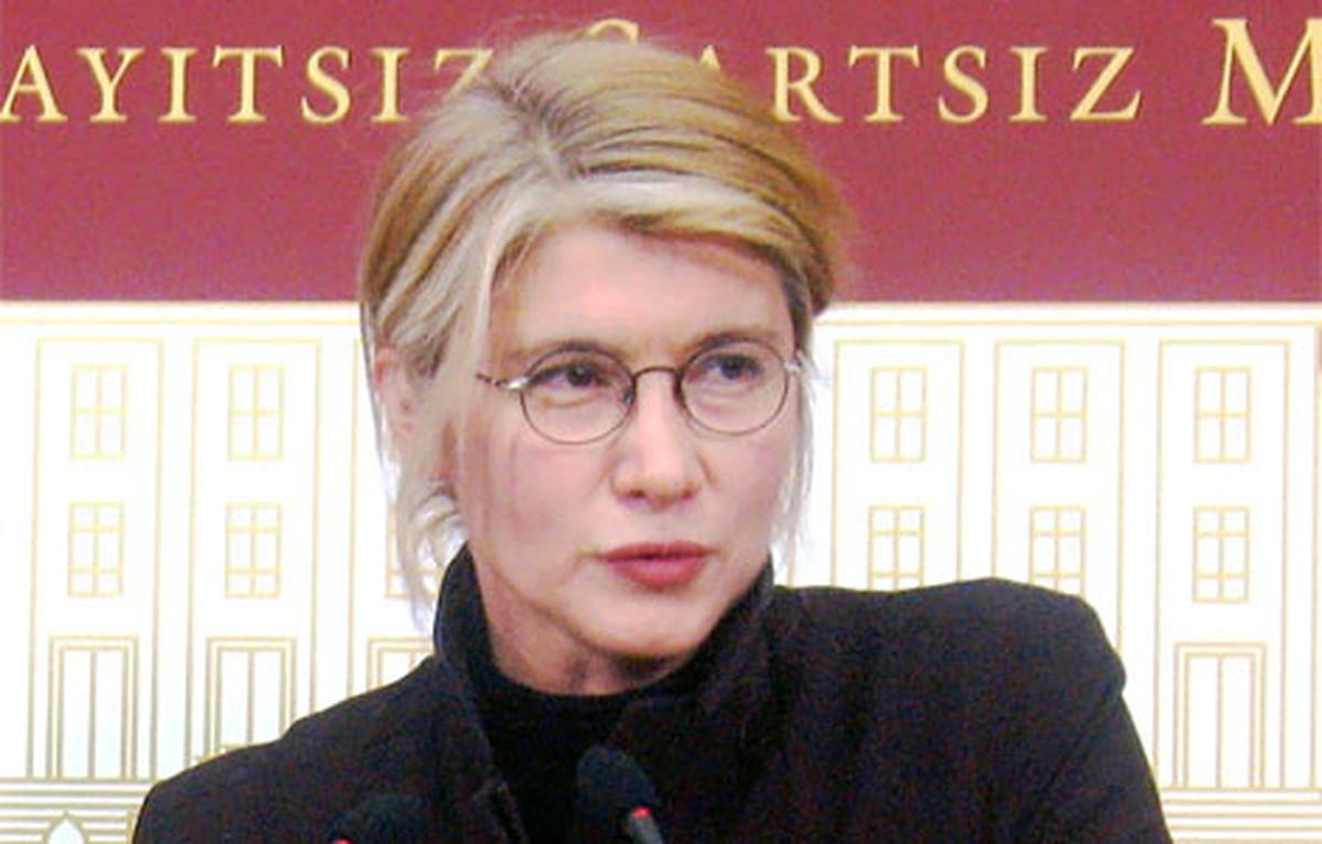 Chp\'li Tarhan\'dan Yakut\'a Karma Eğitim Tepkisi: Zihniyeti ve Niyeti Bozuk Olanları Ayırmak Gerekir