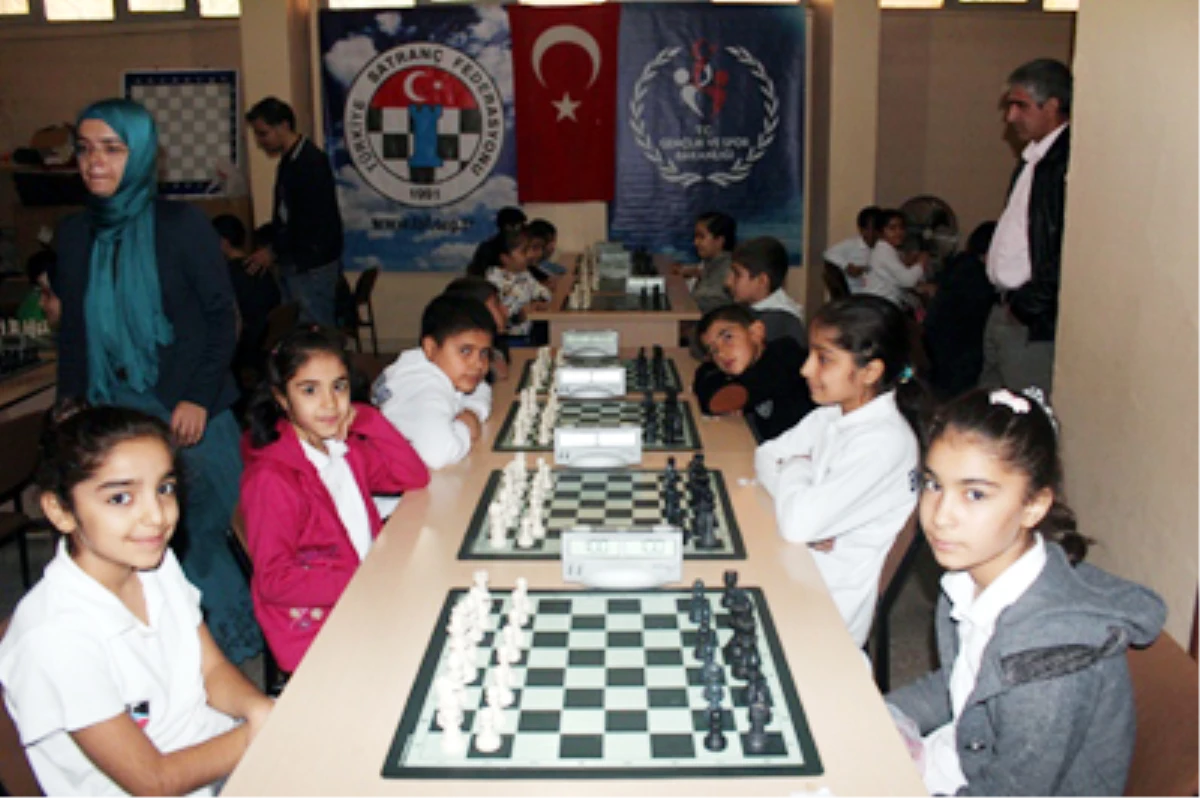 Diyarbakır\'da Kasparovlar Yarıştı