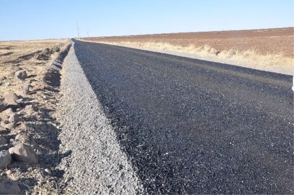 Erciş\'te Köy Yolları Asfaltlandı