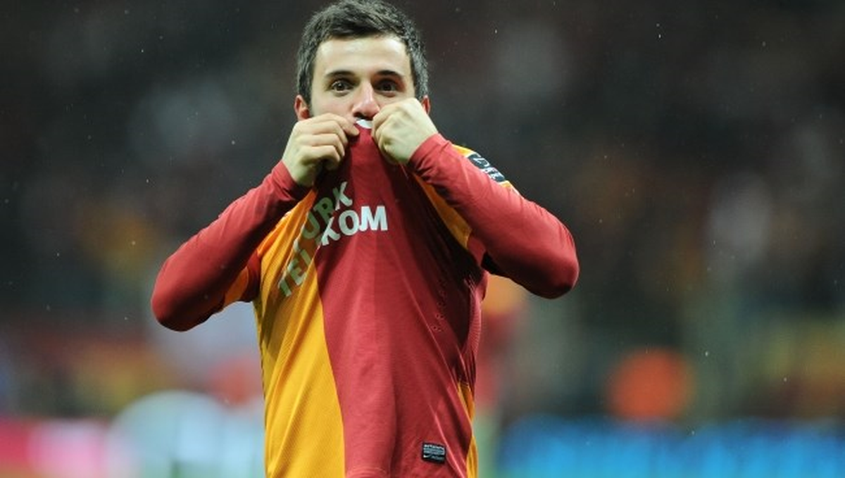 Galatasaray\'da Emre Çolak\'ın Sözleşmesi Revize Edildi