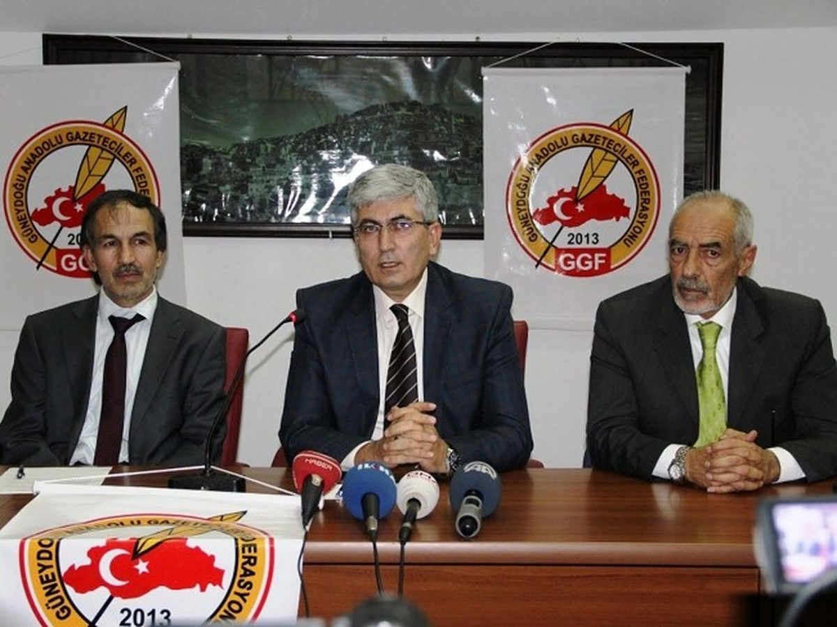 Güneydoğu Gazeteciler Federasyonu, Mardin Valisi Cengiz\'i Ziyaret Etti