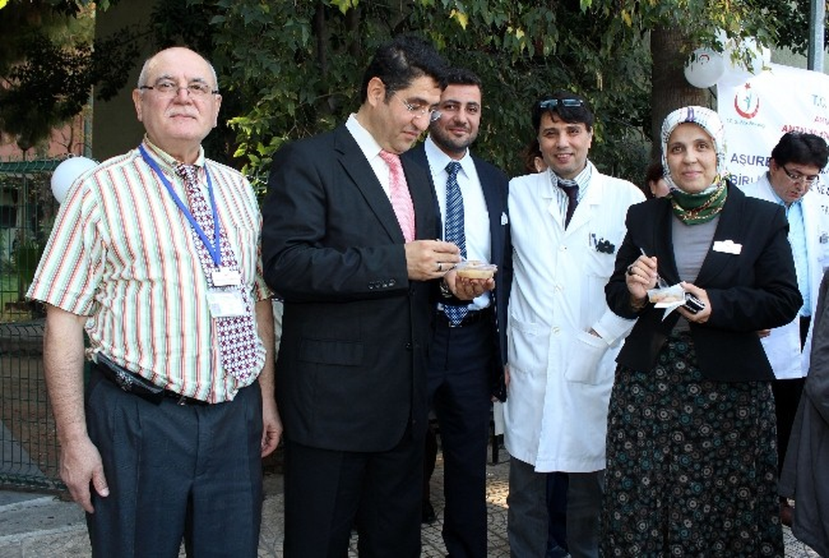 Hastane Bahçesinde Aşure Günü