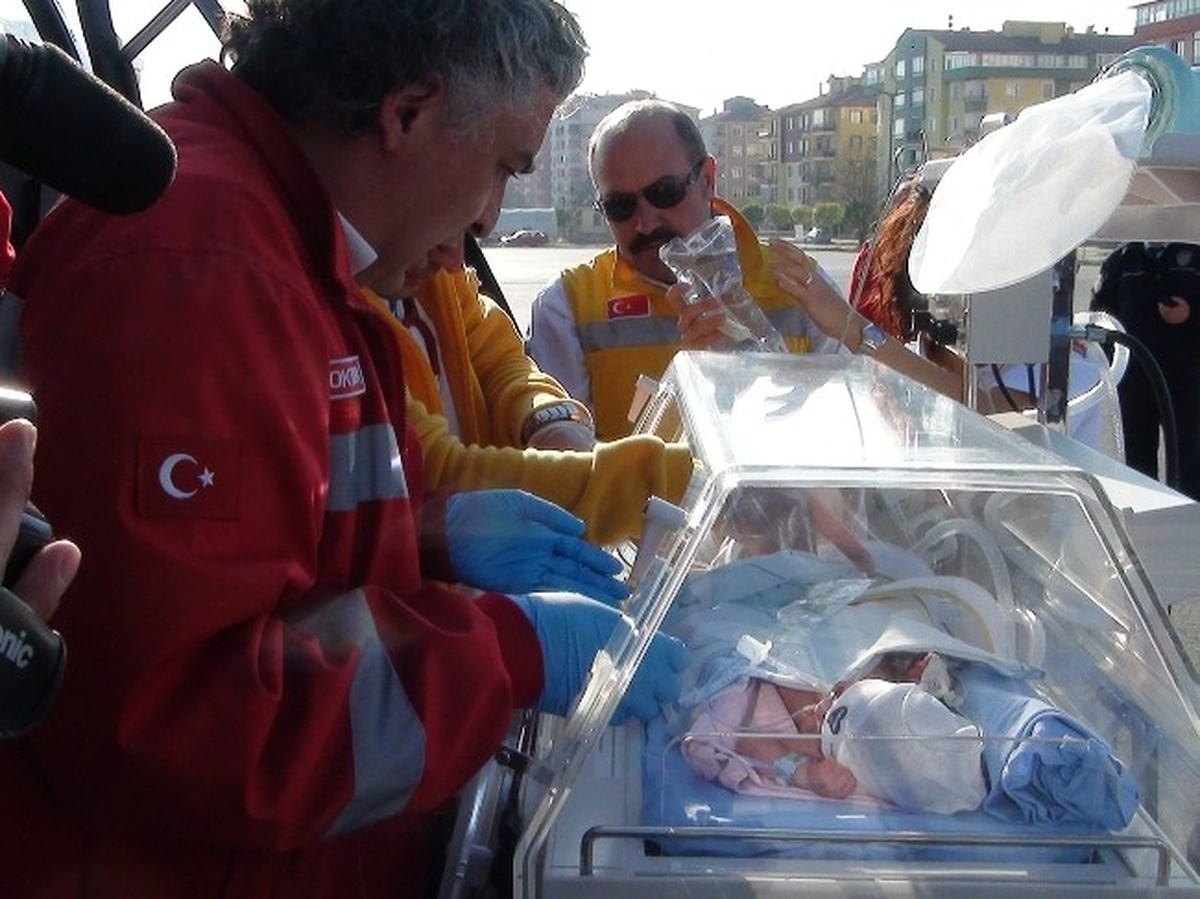 Hava Ambulansı Demirci Bebek İçin Uçtu
