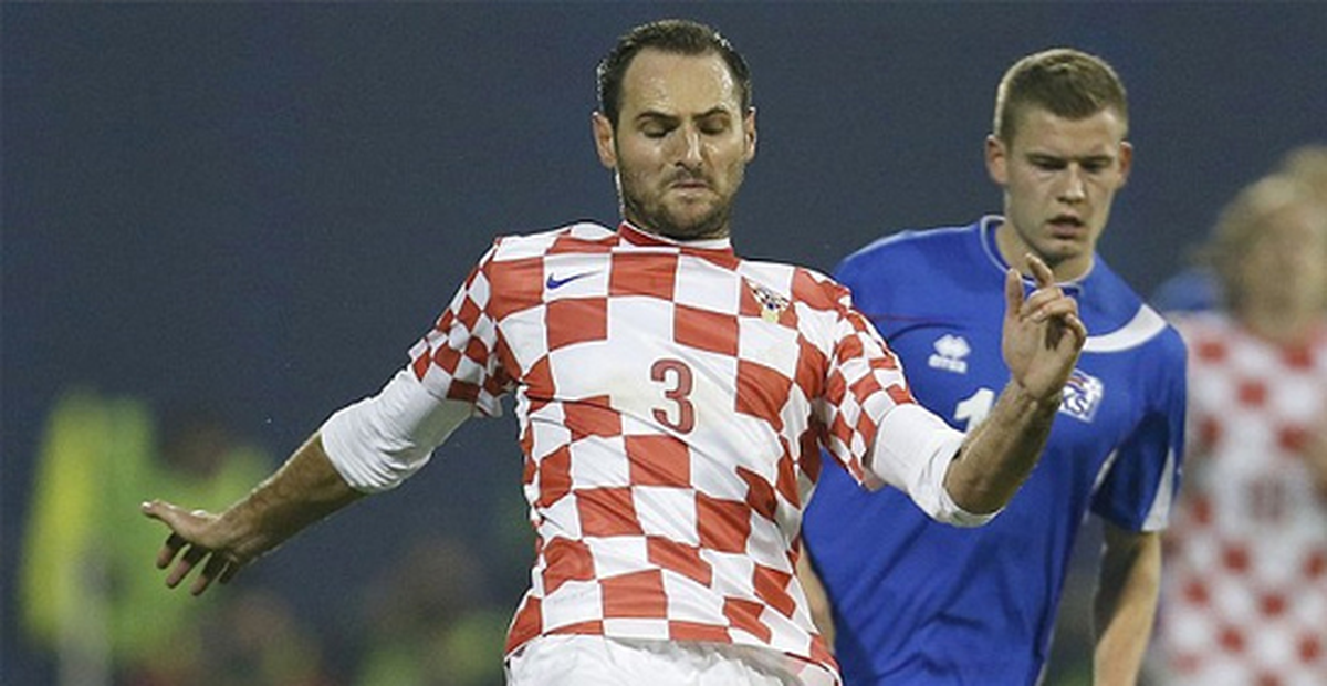 Hırvat Futbolcu Simunic\'in Nazi Selamı Vermesi