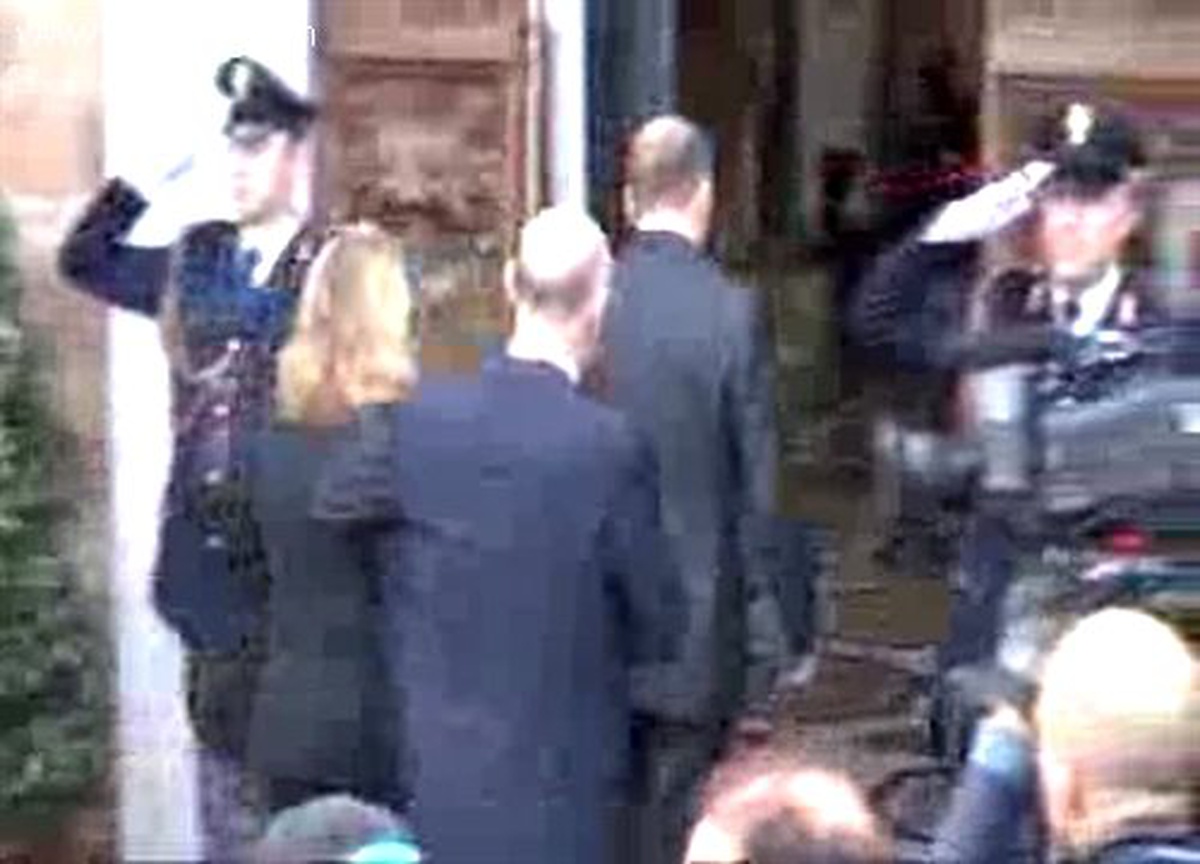 Hollande: İran Kışkırtıcı Olmaktan Kaçınmalı