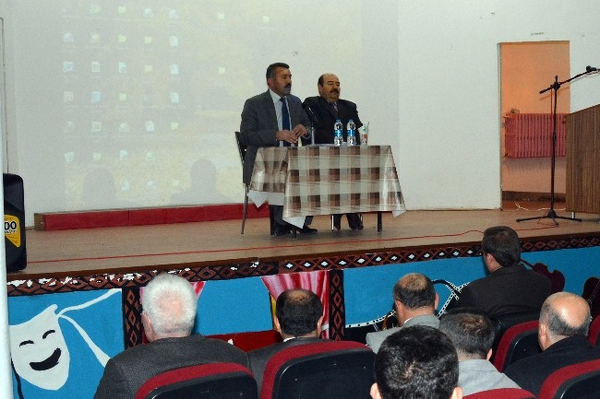 İl Milli Eğitim Müdürlüğünden, Pınarbaşı\'nda Bilgilendirme Toplantısı