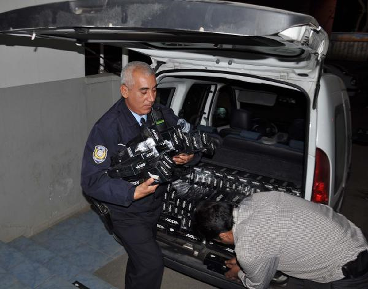 İslahiye\'de Kaçak Sigara Operasyonu: 2 Gözaltı