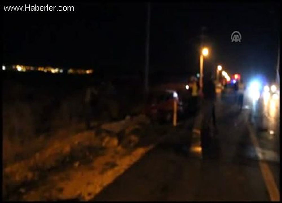 Karaman\'da ambulansla otomobil çarpıştı: 4 yaralı