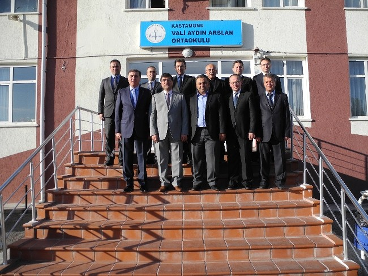 Katso ve TOBB\'dan Öğrencilere Giyecek Yardımı