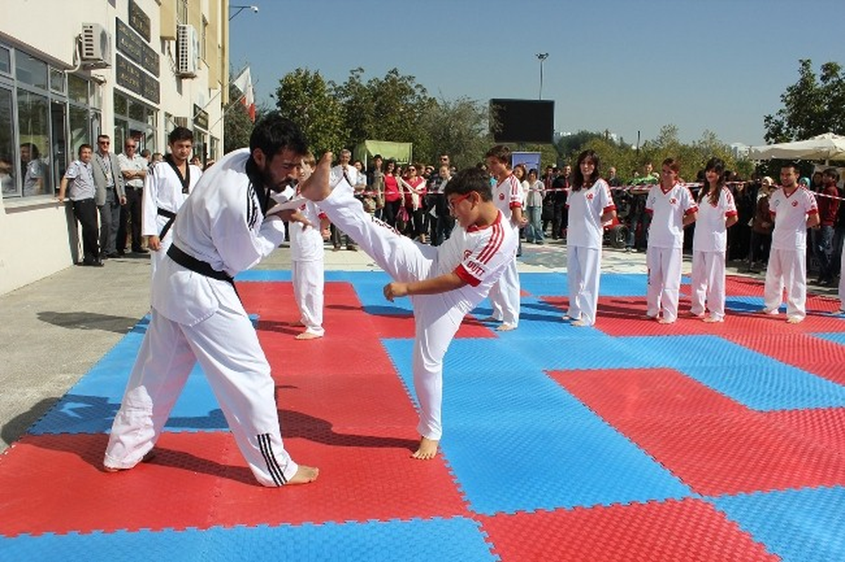 Obeziteye Taekwondo ile Savaş Açtılar