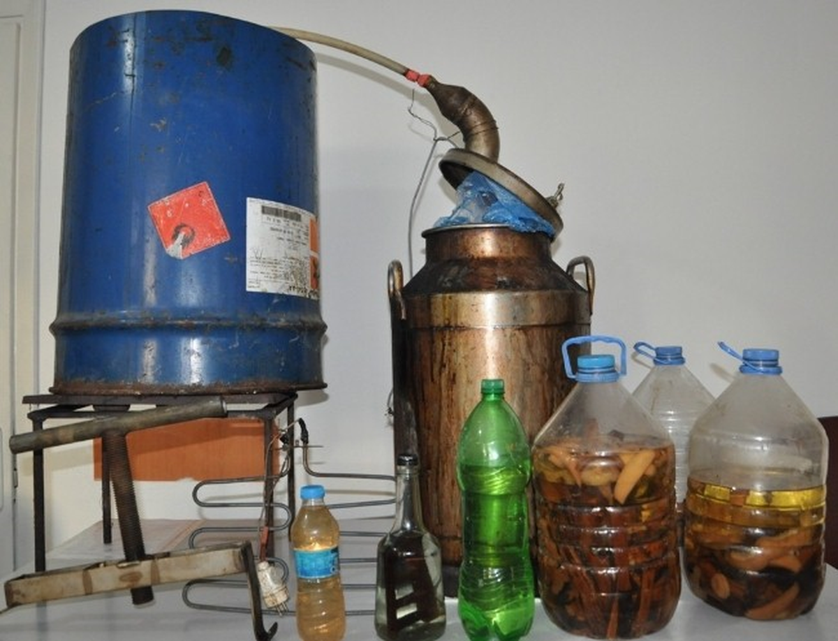 (Özel Haber) Rakı Damıtma Makinesinde İçki Üretip, Kaçak Olarak Satmışlar