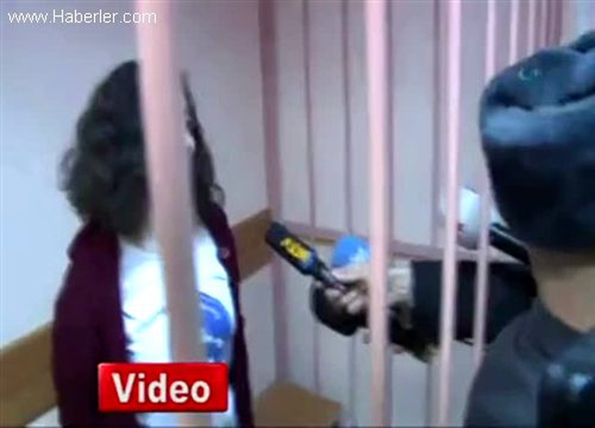 Rusya\'da Gözaltında Tutulan Gizem Akhan Serbest
