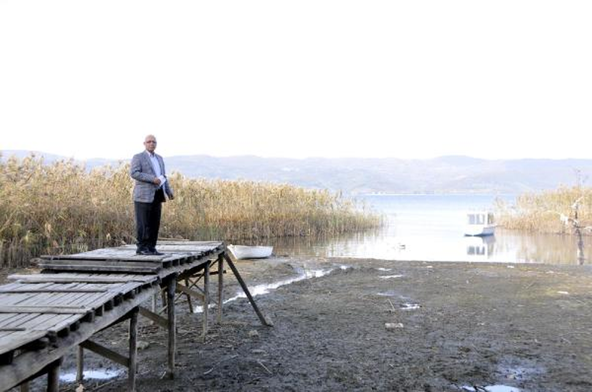 Sapanca Gölü\'nde Endişe Veren Çekilme