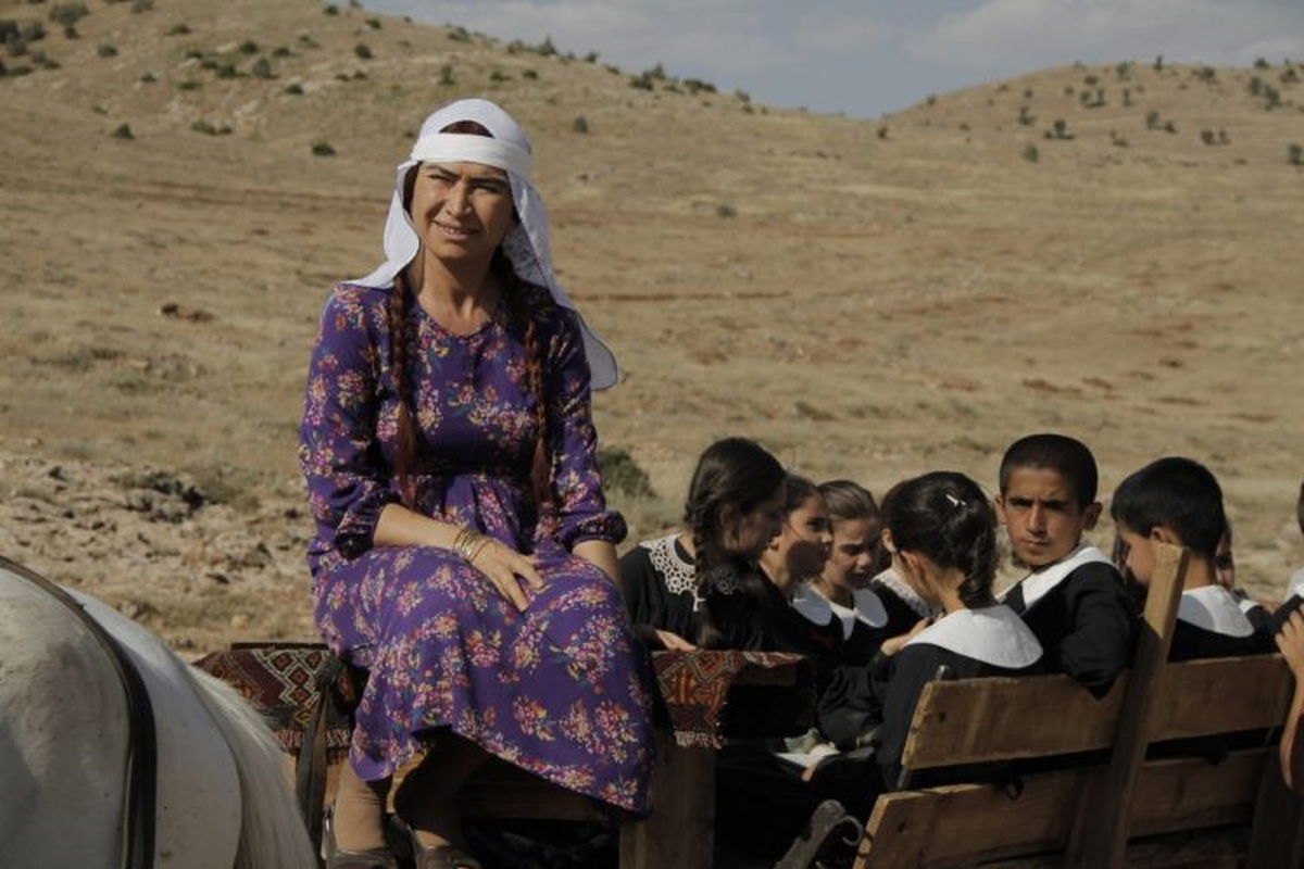Demet Akbağ Çekimler Sırasında Büyük Tehlike Atlattı!