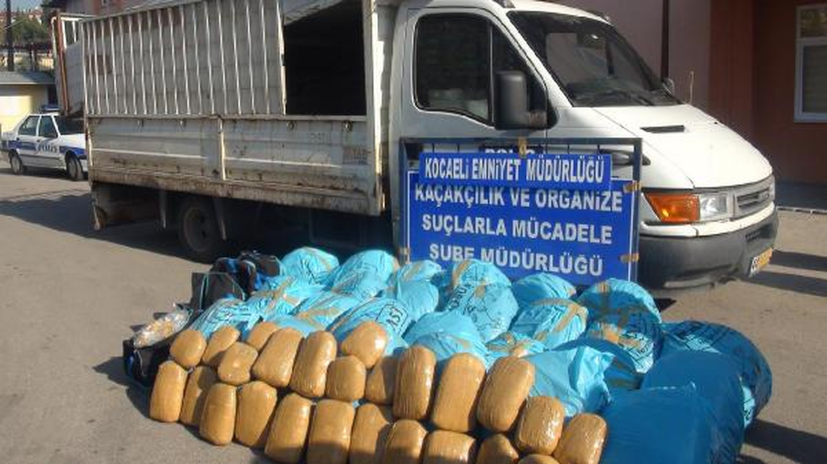 Durdurulan Kamyonette 320 Kilo Esrar Ele Geçirildi
 