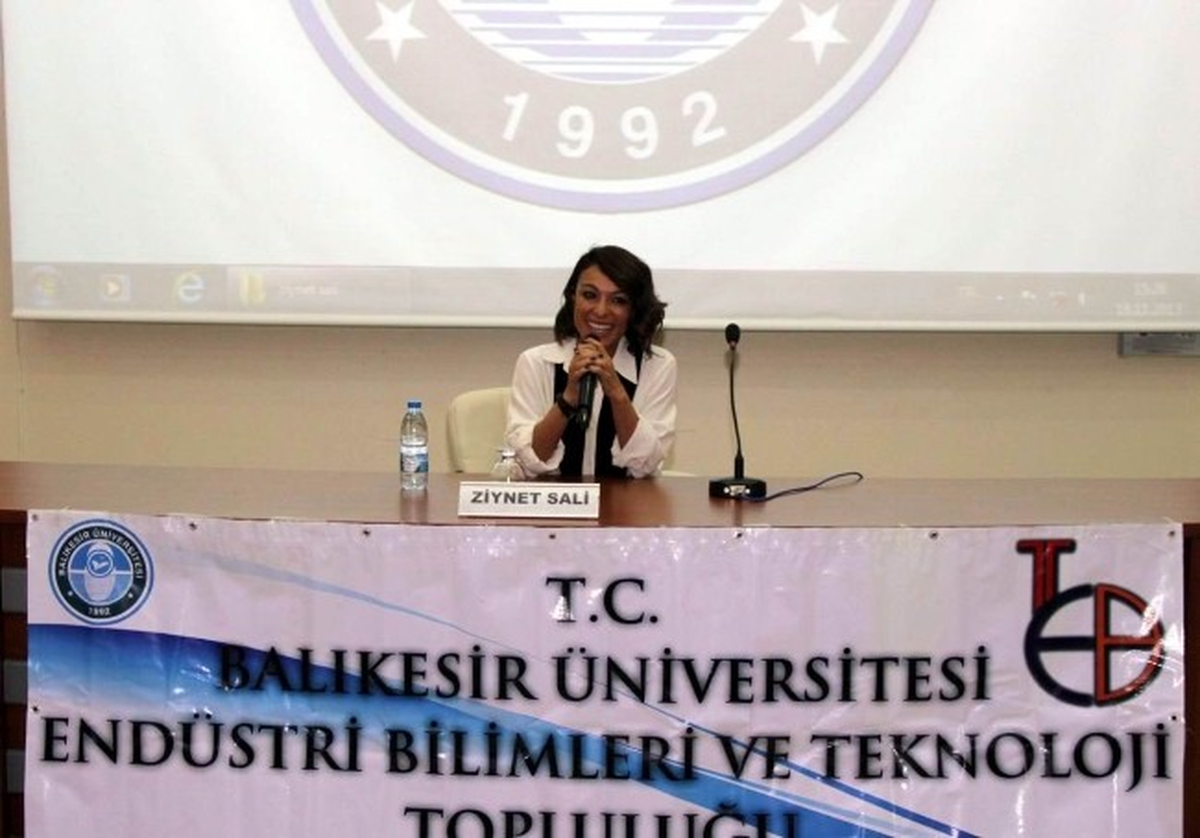 Ziynet Sali Üniversitede