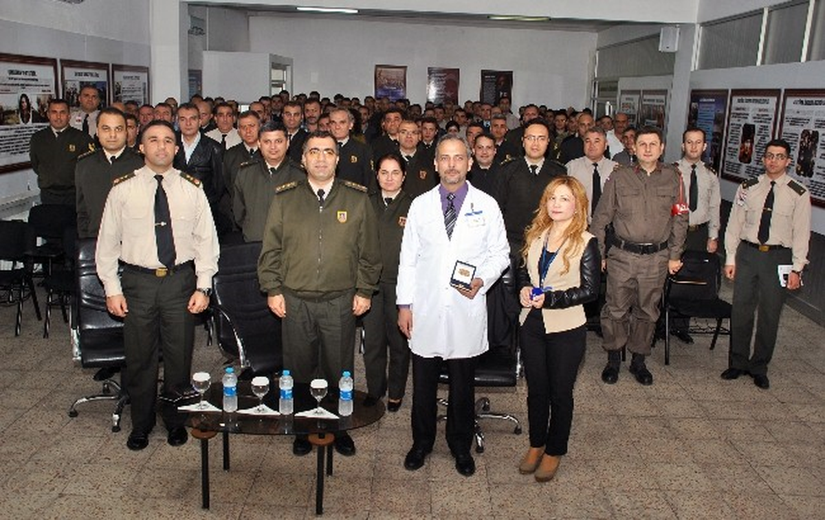 Adana İl Jandarma Komutanlığı\'nda Ağız ve Diş Sağlığının Önemi Anlatıldı