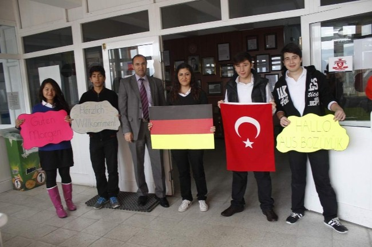 \'Almanca Yollarda\' Otobüsü Bozüyük\'te