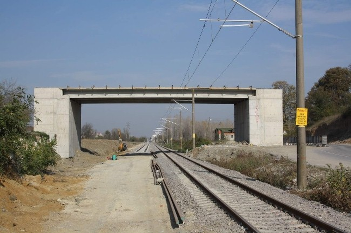 Arifiye\'de Demiryolu Çalışmaları Tüm Hızıyla Devam Ediyor
