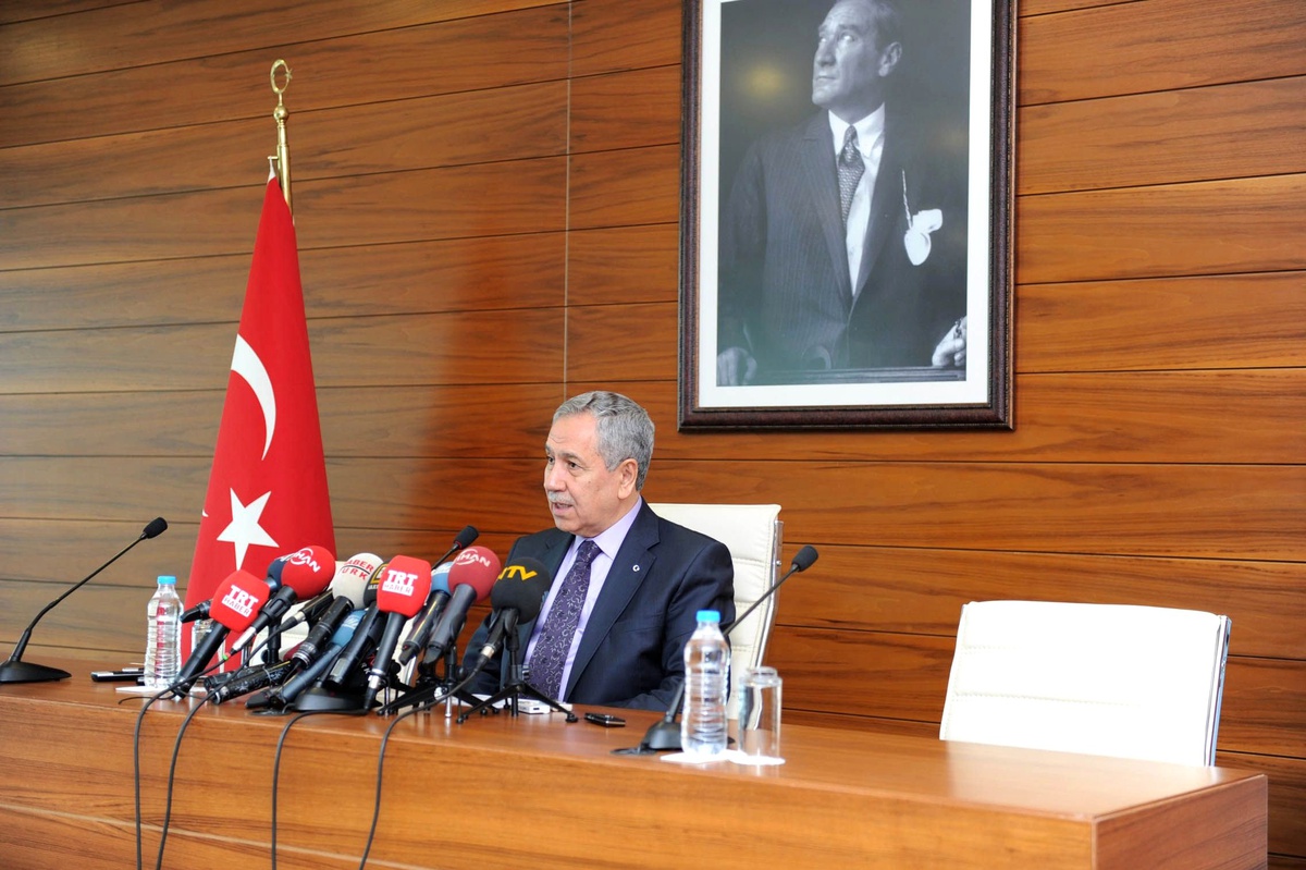 Arınç, Seta Vakfı\'nın Washıngton Ofisini Ziyaret Etti