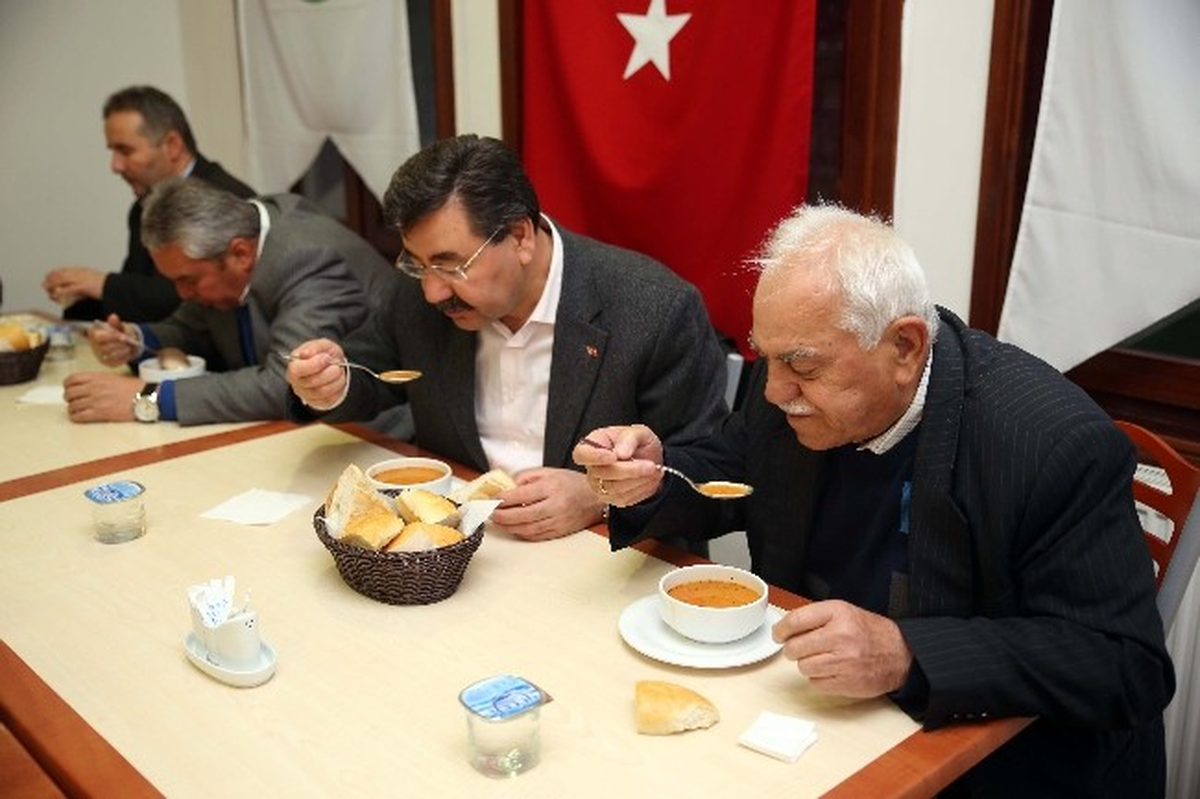 Başkan Odabaşı\'ndan Çorba İkramı
