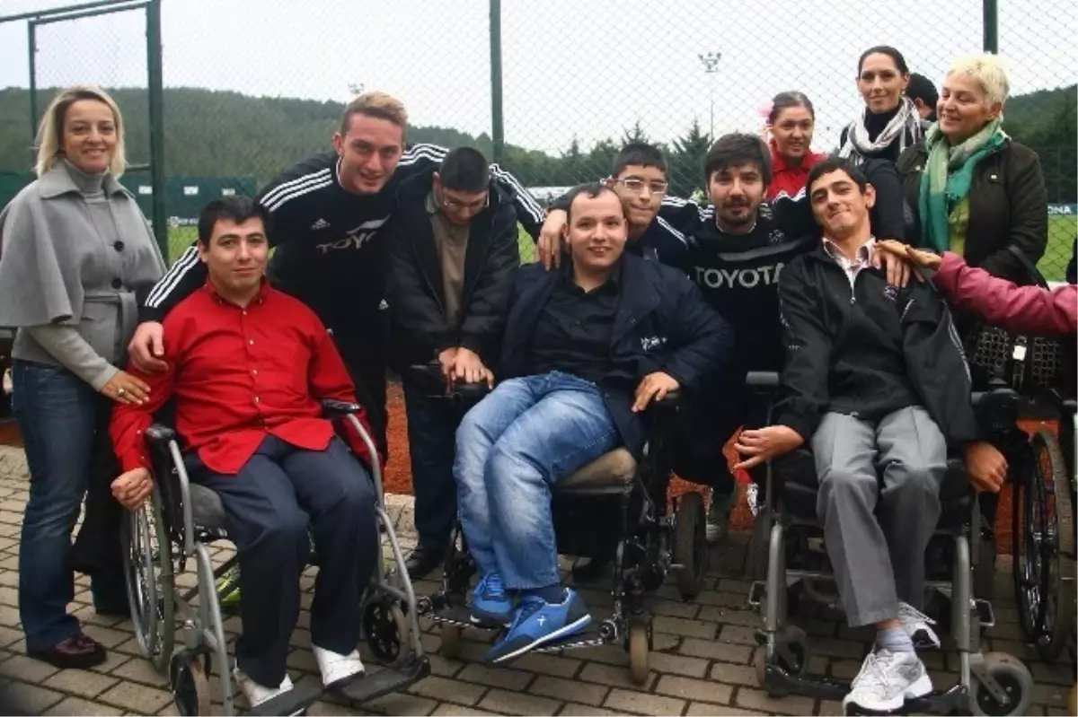 Beşiktaştan Anlamlı Ağırlama