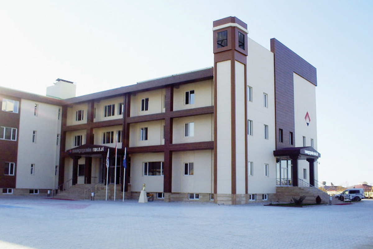 Beyaz Bayrak Van Bahçeşehir Koleji\'nde