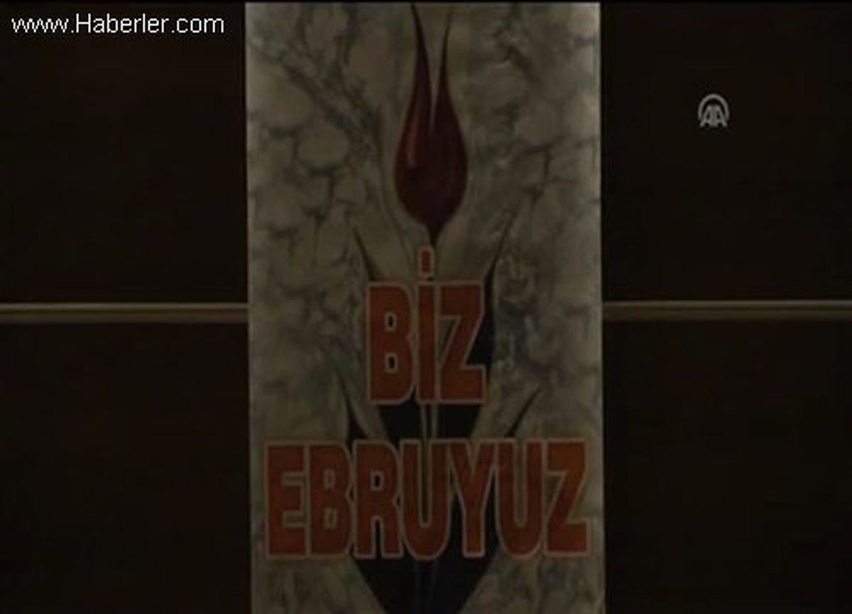 Biz Ebruyuz Grubu, Diyarbakır\'da 7 Dilde Şarkı Seslendirdi