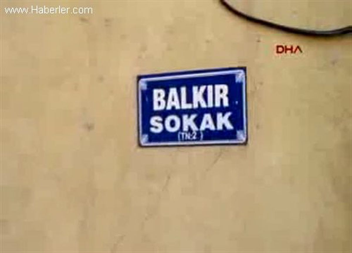 Burdur\'da Dar Sokaklara Yangın Dolabı