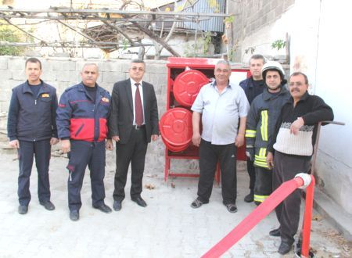 Burdur\'da Dar Sokaklara Yangın Dolabı Konuldu
