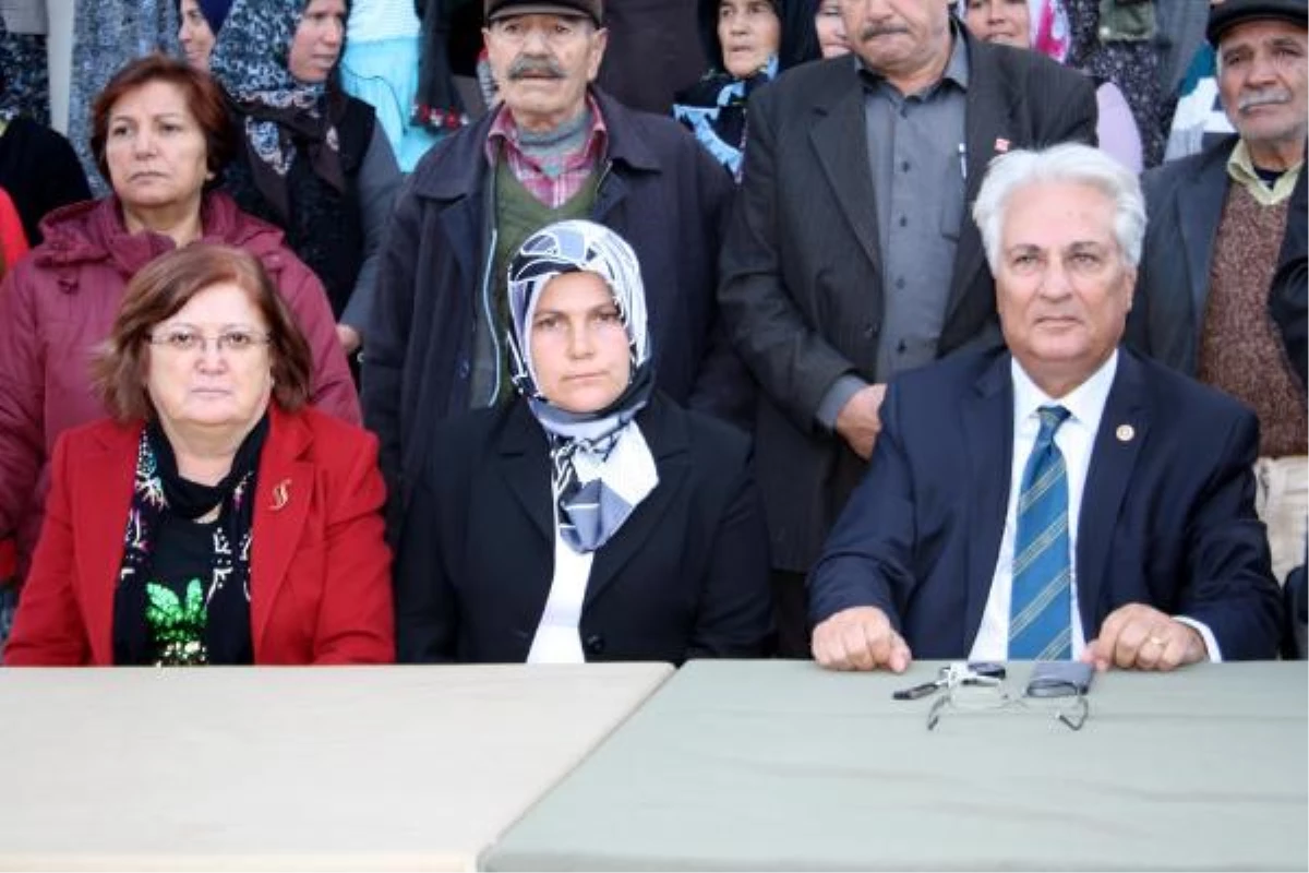 CHP\'li Belediye Başkanının Yerine Başörtülü Eşi Aday