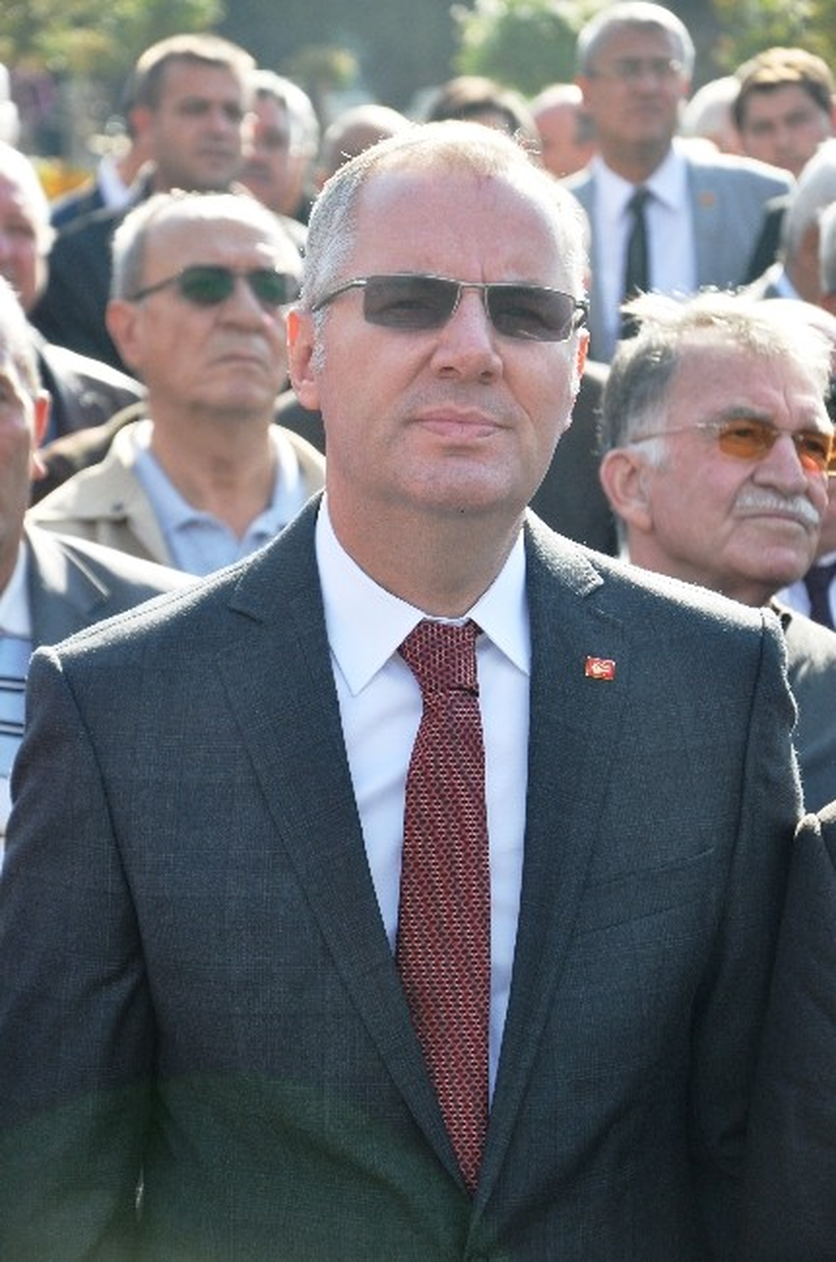 CHP\'li Dibek: "Yeni Nesilleri Yetiştiren Öğretmenlerimiz Büyük Özveri ile Çalışmaktadır"