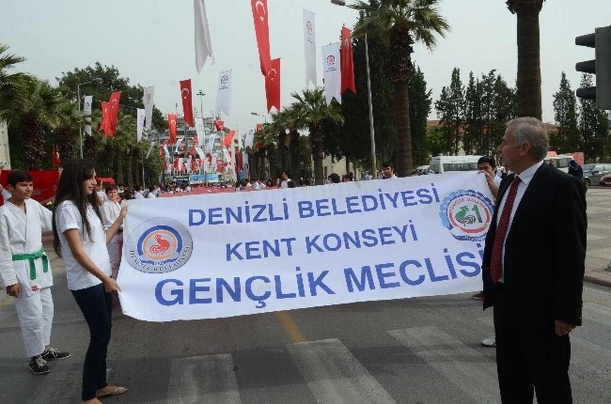 Denizli\'de Liderlik Okulu Projesi Başlıyor