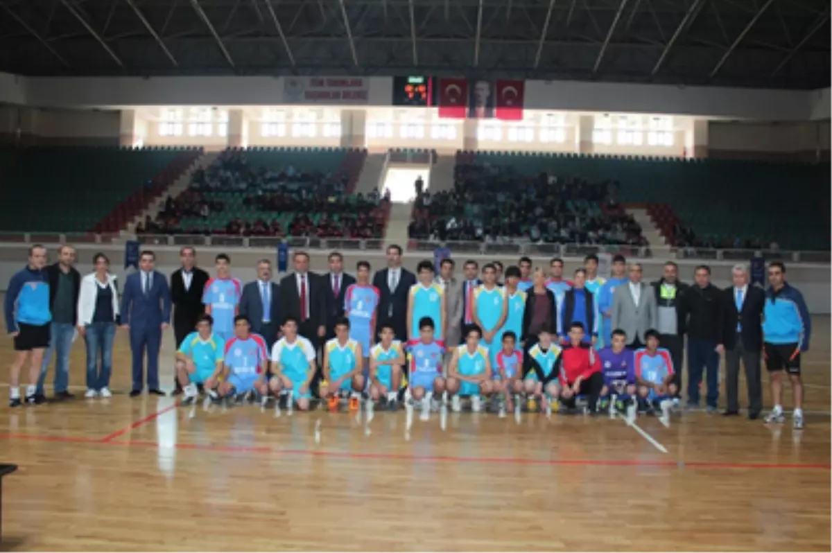 Diyarbakır'da Okul Sporları Açılış Töreni Yapıldı