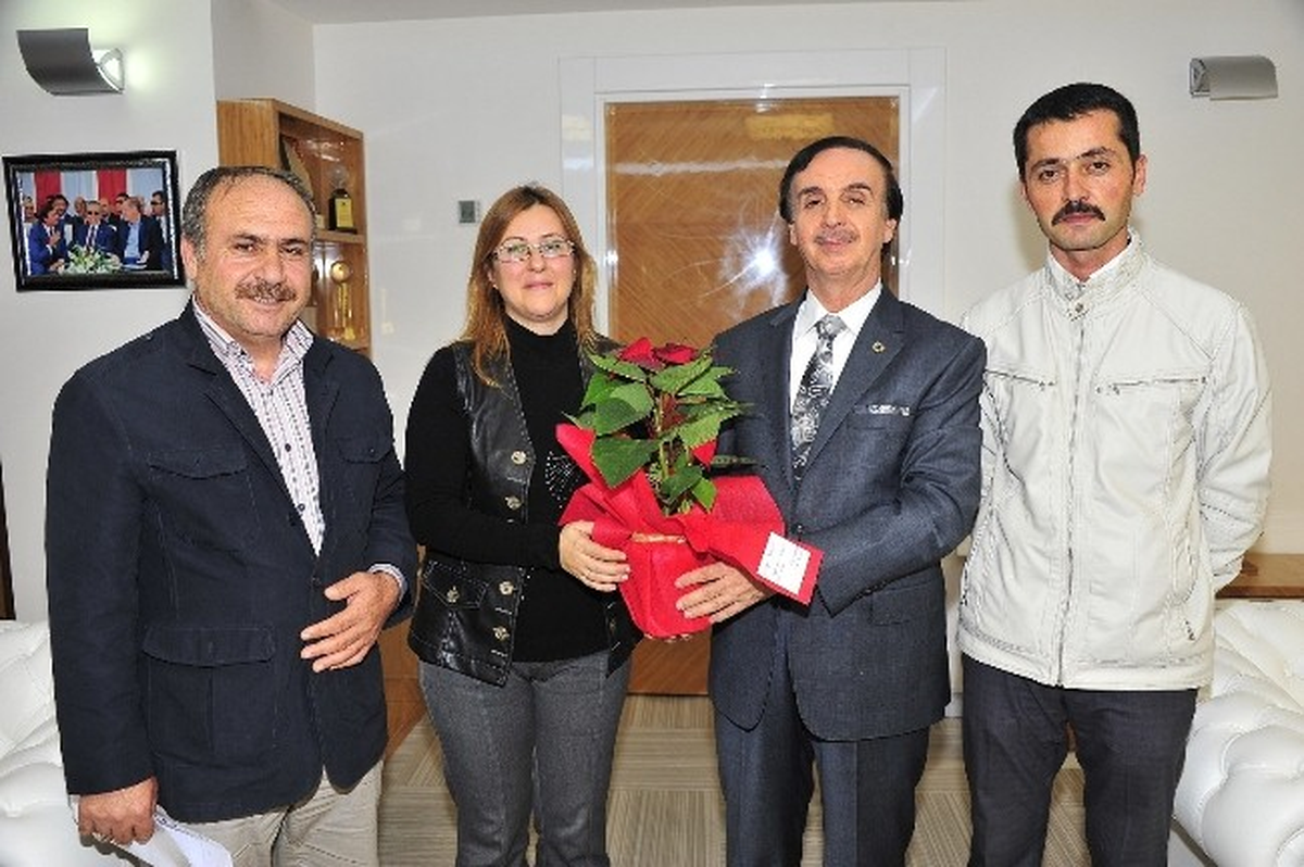 Eğitimci Başkana İlk Kutlama Personelinden