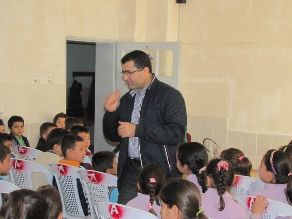 Eğitimci Yazar Orhan Bilir Hisarcık\'ta Öğrencilerle Buluştu