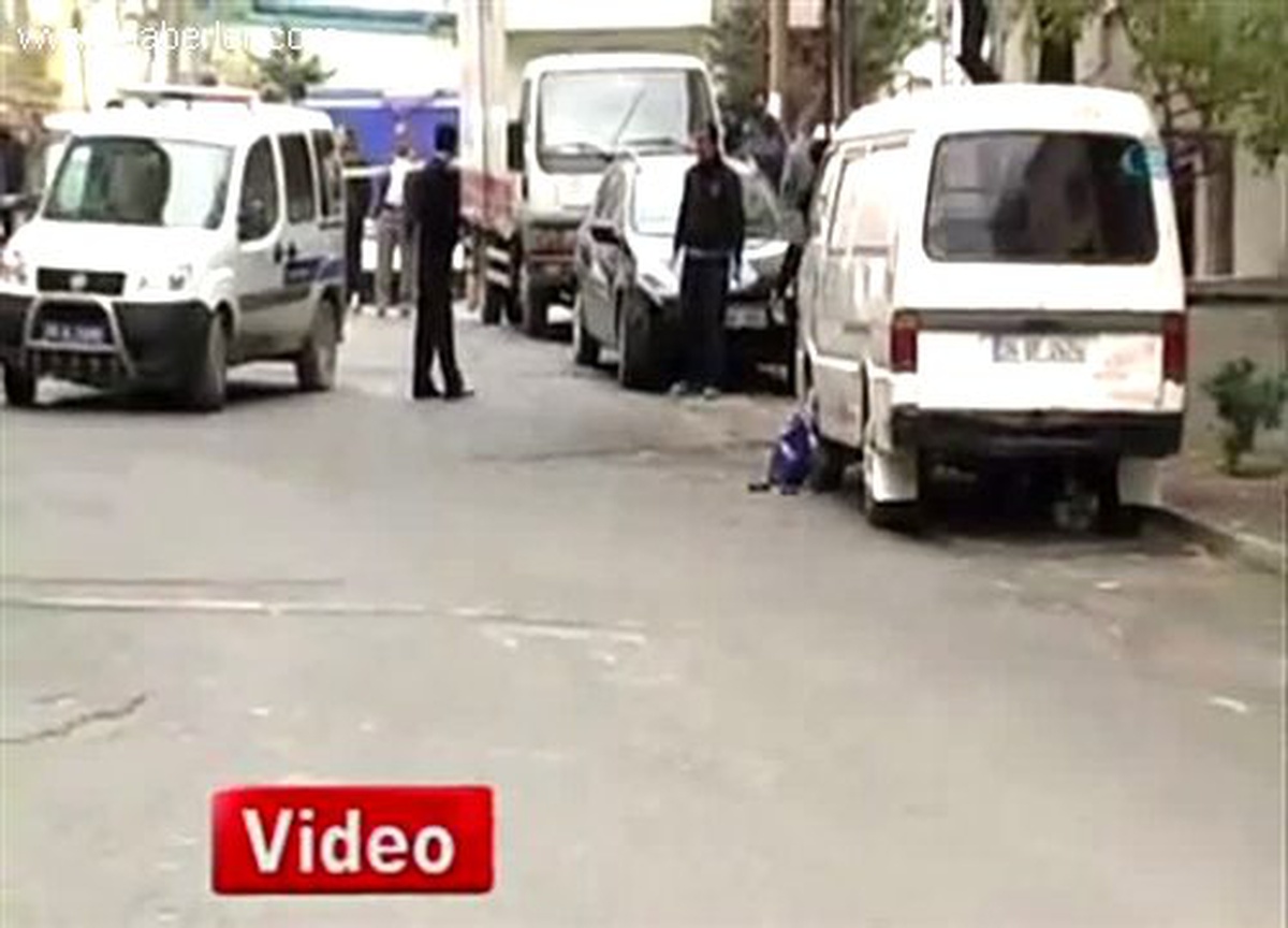 Esenyurt\'ta Oyuncak Silahla Kuyumcu Soygununa Linç Girişimi