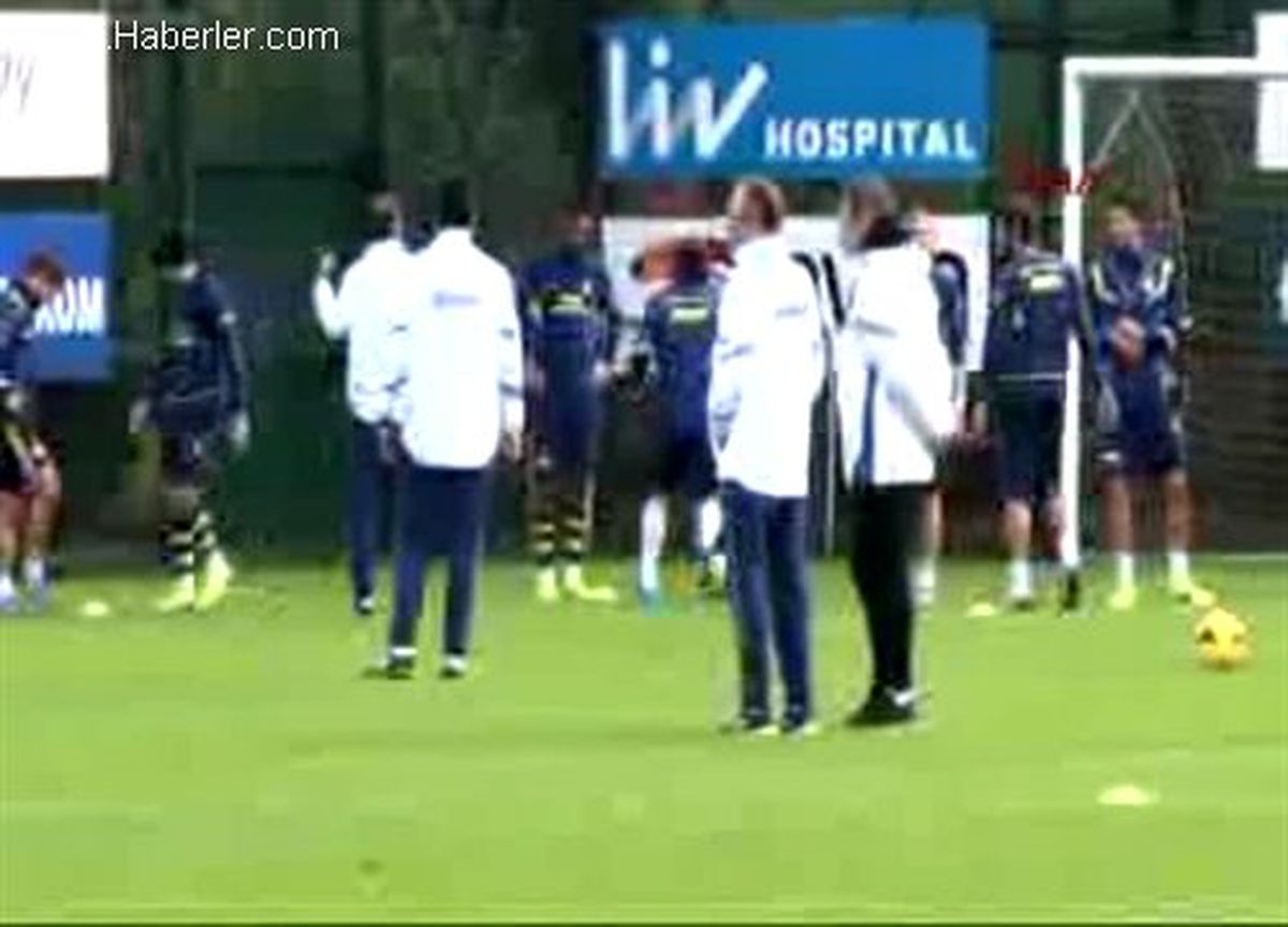 Fenerbahçe\'de Alves Antrenmana Katılmadı