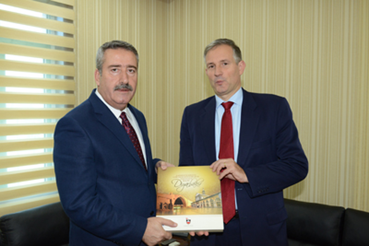 Fransa Büyükelçisi Laurent Bili Vali Kıraç\'ı Ziyaret Etti