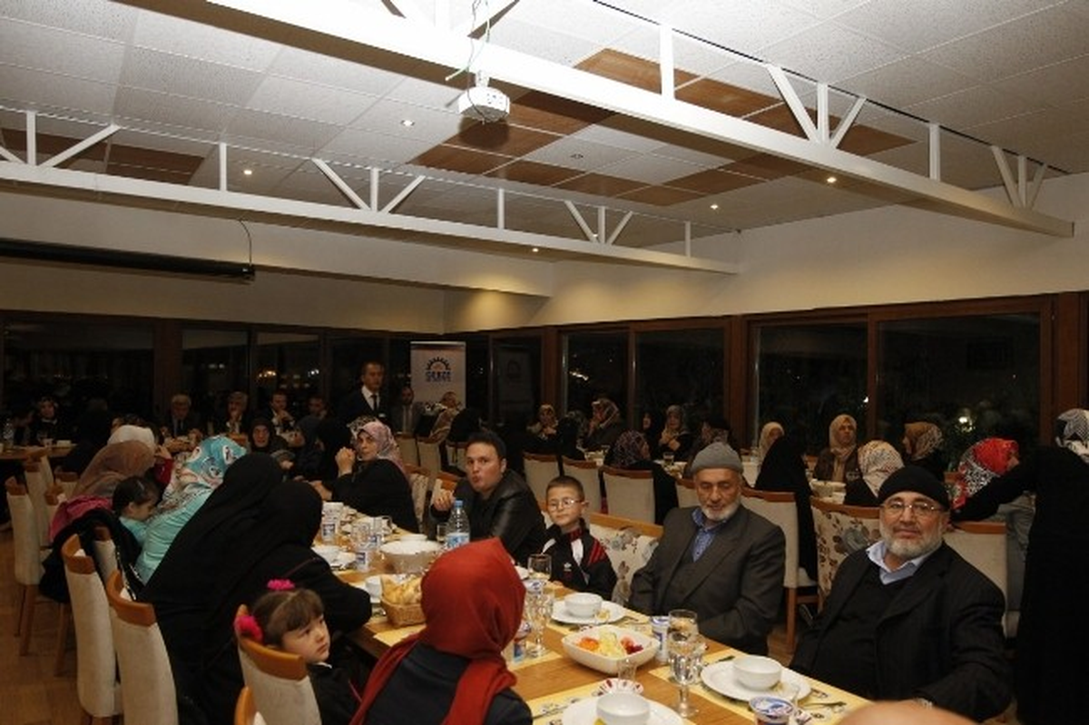 Gebzeli Hacılar Akşam Yemeğinde Buluştu