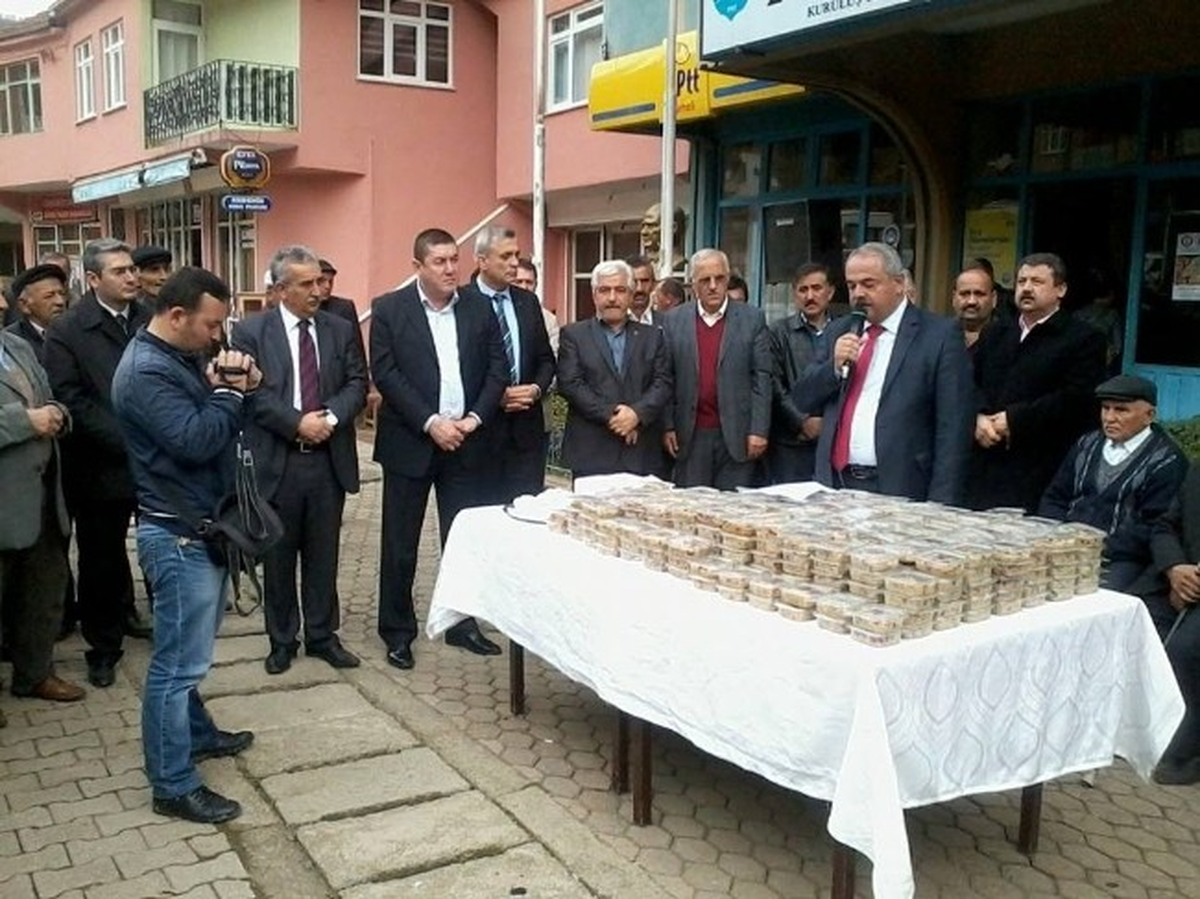 Gümeli Belediyesi Bin Kişiye Aşure Dağıttı