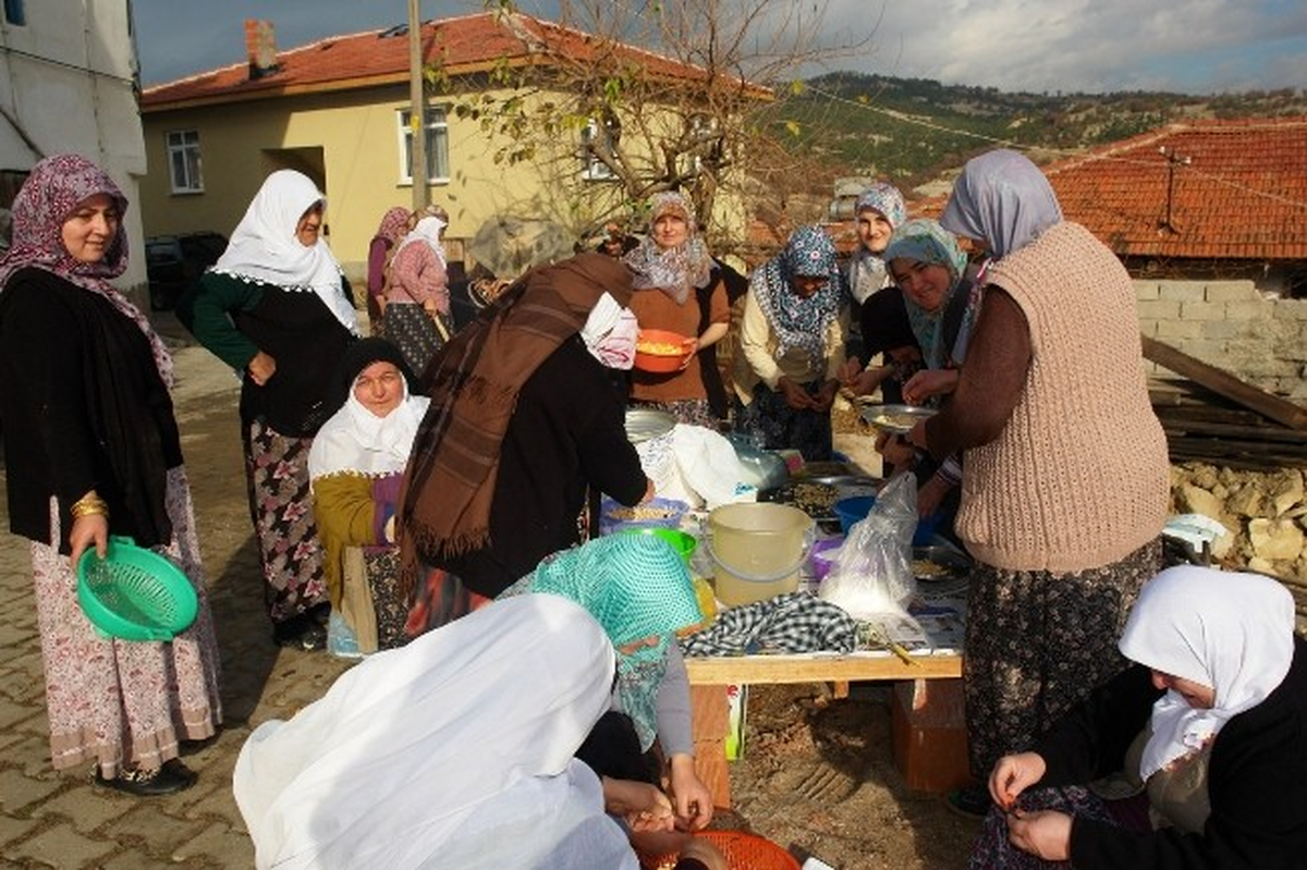Hasanlar Kız Kur\'an Kursundan Aşure Etkinliği