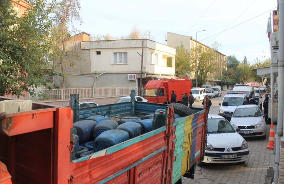 İslahiye\'de Kaçak Akaryakıta 2 Gözaltı