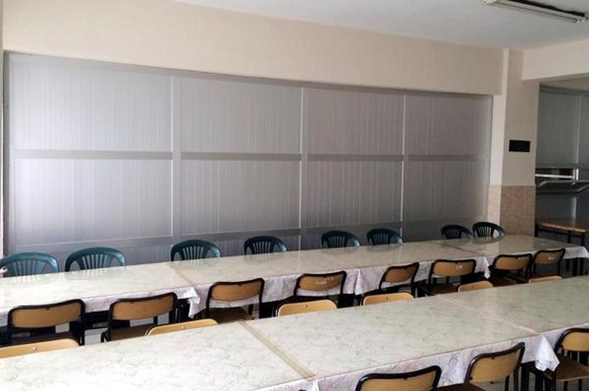 Isparta\'daki Anadolu Lisesi Yemekhanesi Bu Kez Paravanla Ayrıldı