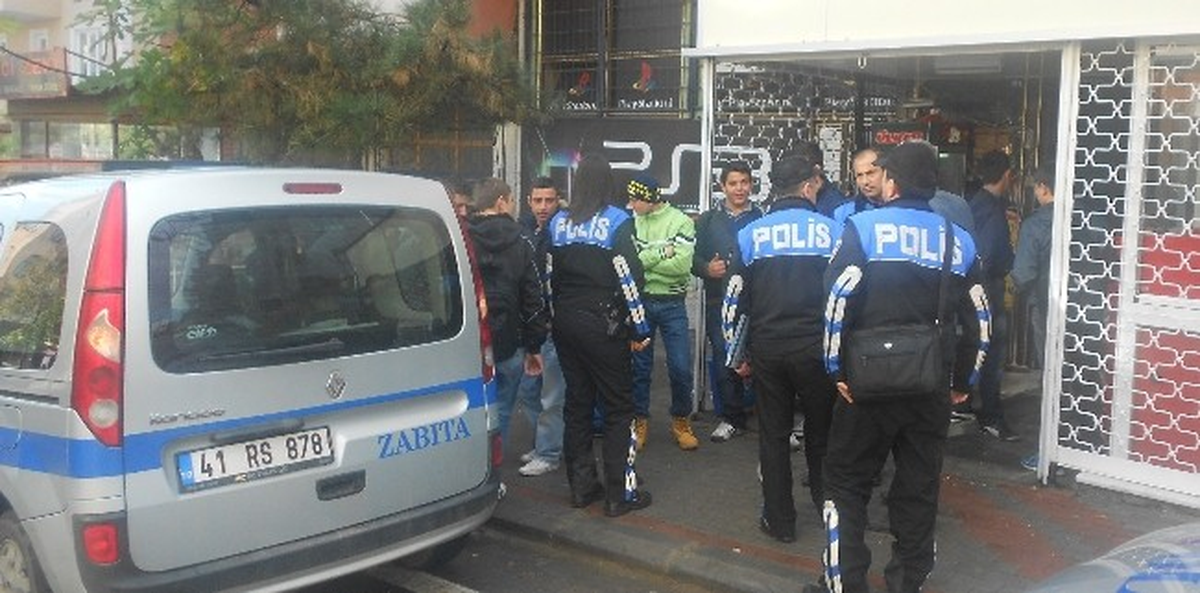 İzmit\'te Polis ve Zabıta Ekipleri Ortak Denetim Yapıyor