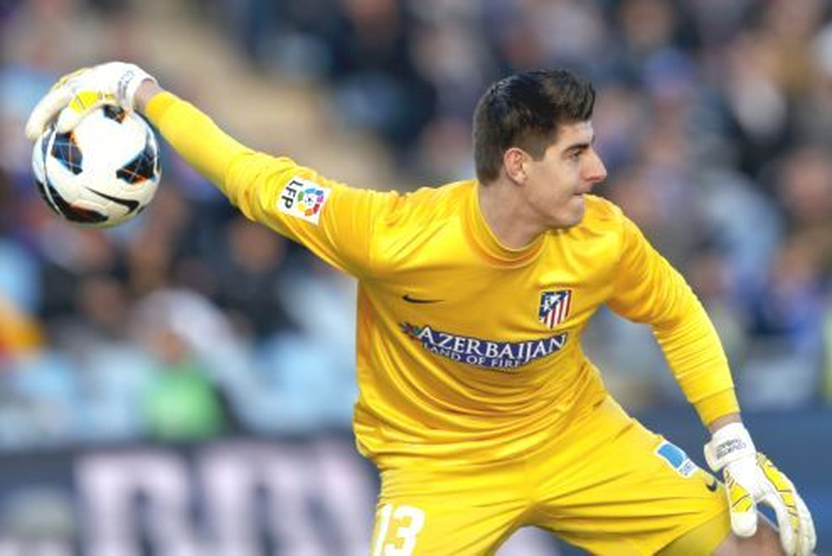 "Jose Mourinho, Kaleci Courtois\'yı Bırakmıyor" İddiası